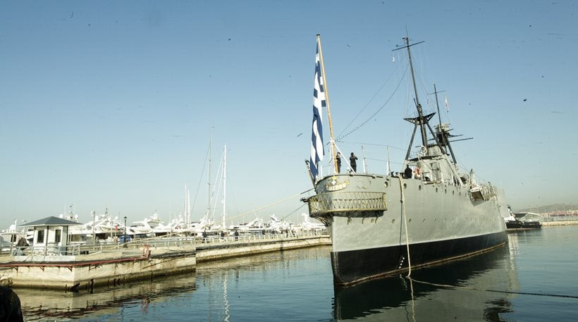 Επαναπλέει το θωρηκτό Αβέρωφ στο Τροκαντερό